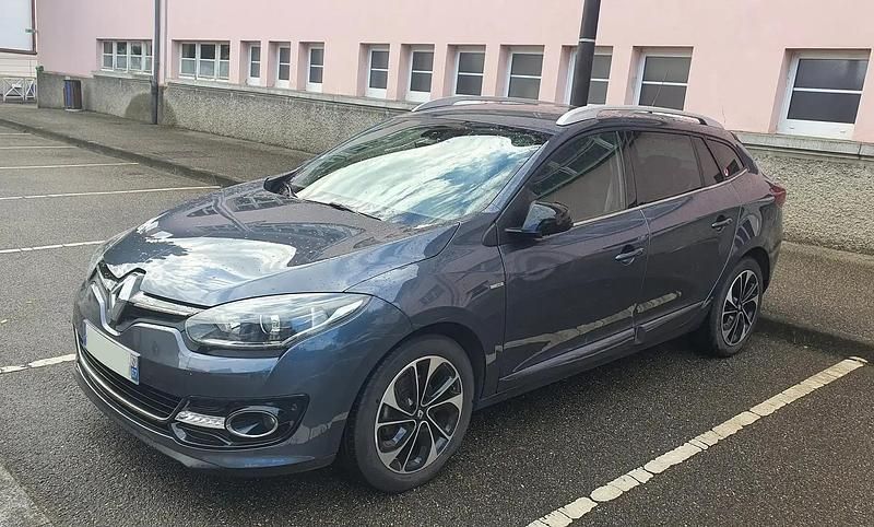 Gris Utilisé 2016 Renault Mégane GrandTour Bose Edition Break | 8 500 € (Bon prix) - Image 1/4