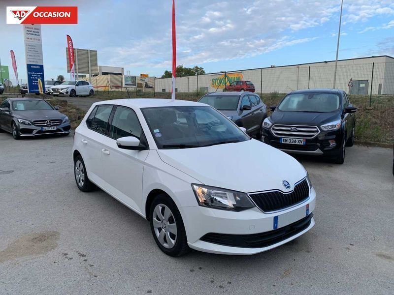 Blanc Utilisé 2017 Skoda Fabia Ambiente Berline | 12 490 € (Prix juste) - Image 1/4