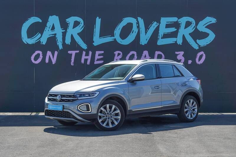Gris Utilisé 2024 VW T-Roc Style SUV | 31 690 € (Prix juste) - Image 1/3