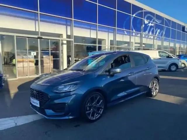 Bleu azur métallisé Occasion 2023 Ford Fiesta ST-Line Berline | 14 900 € (Prix juste) - Image 1/4