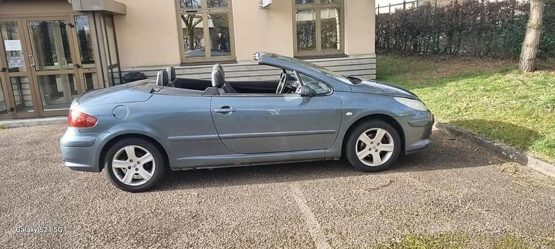 Gris Utilisé 2007 Peugeot 307 CC Cabriolet | 3 500 € - Image 1/4
