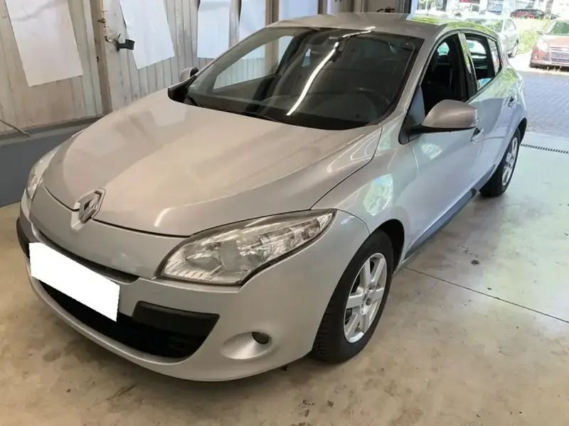 Gris Utilisé 2010 Renault Mégane III Dynamique Berline | 7 500 € (Prix cher) - Image 1/4