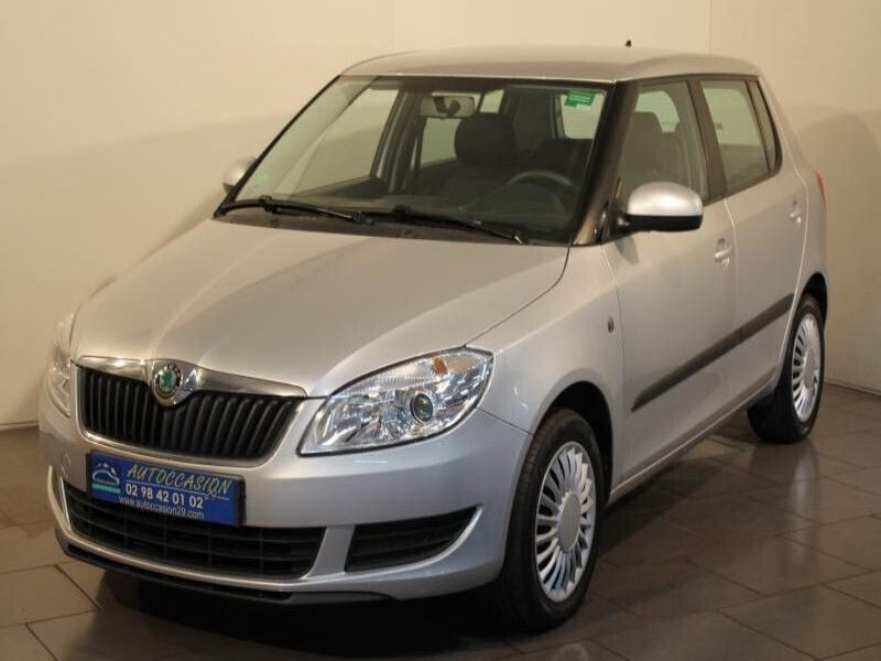 Gris Utilisé 2011 Skoda Fabia Citadine | 7 990 € - Image 1/4