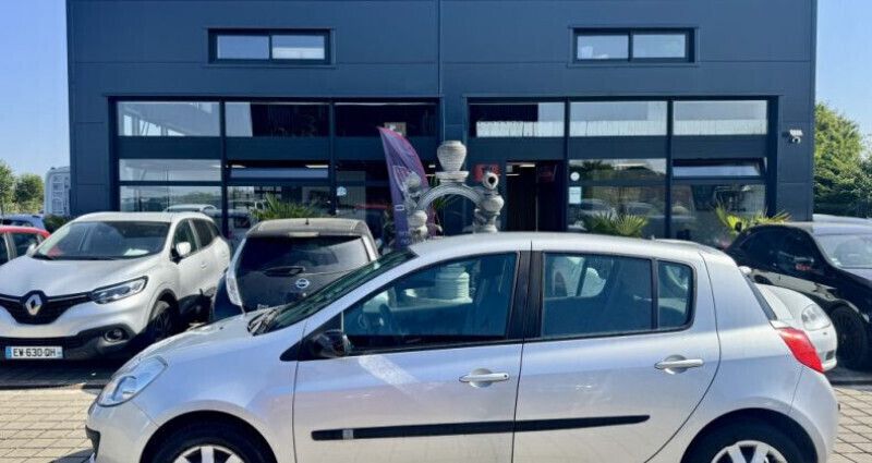 Utilisé 2007 Renault Clio II Dynamique Citadine | 5 990 € (Prix assez cher) - Image 1/4