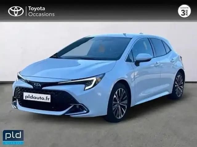 Blanc Occasion 2025 Toyota Corolla Design Berline | 28 990 € (Prix juste) - Image 1/4