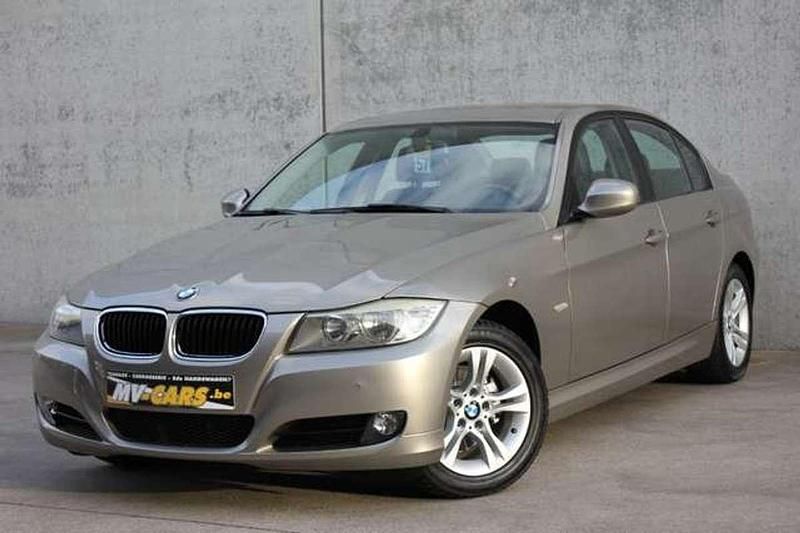 Occasion BMW 318 143 ch (105 kW) 2010 Argent Berline