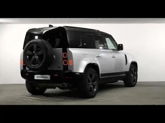 Occasion Land Rover Defender Dynamic 2023 Hakuba silver métallisé SUV