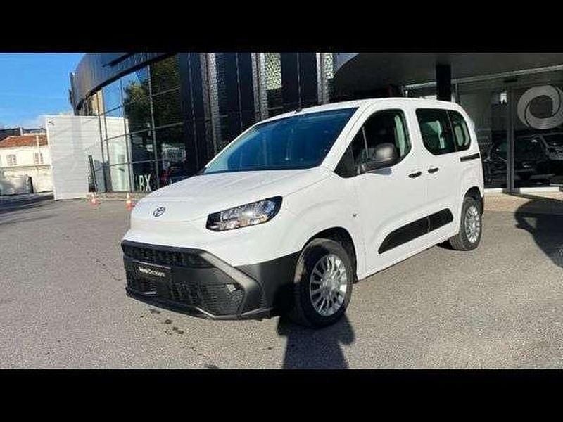 Nouvelle 2025 Toyota Proace Verso City Break | 27 999 € (Prix juste) - Image 1/1