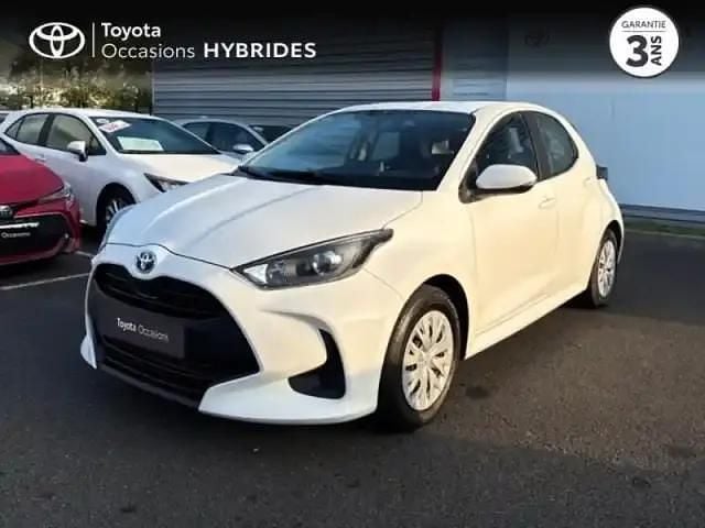 Blanc Utilisé 2025 Toyota Yaris Hybrid Berline | 18 990 € (Bon prix) - Image 1/3