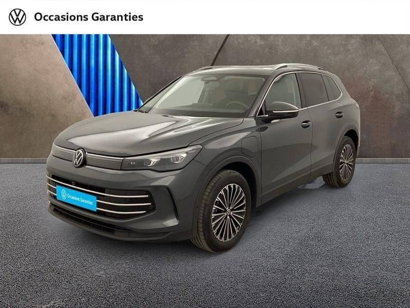 Gris Occasion 2024 VW Tiguan Elegance SUV | 43 900 € - Image 1/4