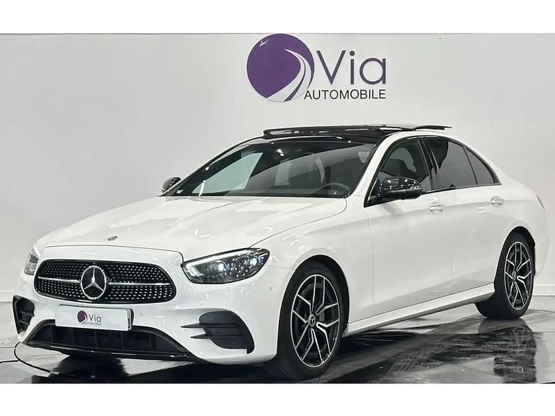 Blanc Utilisé 2020 Mercedes E220 AMG line Berline | 34 990 € (Prix assez cher) - Image 1/4