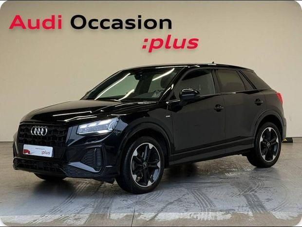 Noir mythe métallisé Utilisé 2022 Audi Q2 S-line plus SUV | 26 990 € (Prix juste) - Image 1/4