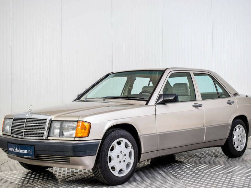Gris Utilisé 1989 Mercedes 190 Berline | 15 900 € - Image 1/4
