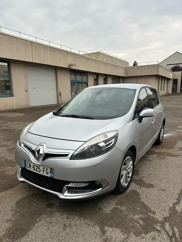 Utilisé 2012 Renault Scénic III Dynamique Monospace | 5 300 € (Bon prix) - Image 1/4