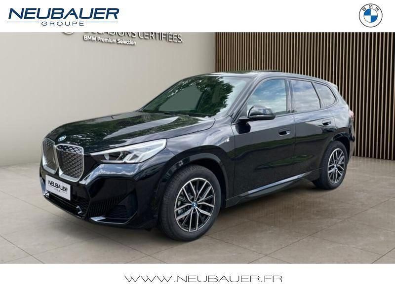 Saphirschwarz métal Utilisé 2025 BMW iX1 M Sport SUV | 45 690 € (Prix juste) - Image 1/4