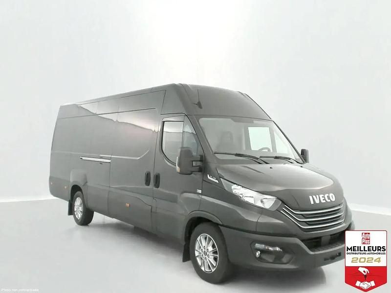 Noir Utilisé 2022 Iveco Daily Van | 51 652 € - Image 1/4