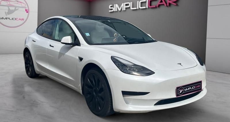 Blanc Utilisé 2021 Tesla Model 3 Standard Range Plus Berline | 19 990 € (Bon prix) - Image 1/4