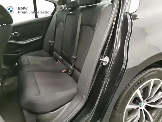 Occasion BMW 316 Sport Line 2022 Saphirschwarz métal Berline