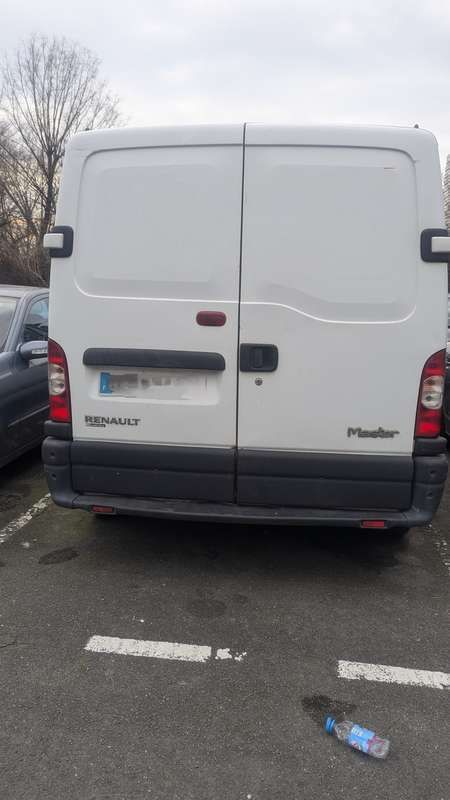 Image 3/4