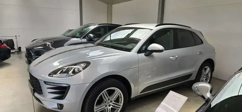 Gris Utilisé 2016 Porsche Macan Turbo SUV | 46 000 € - Image 1/4