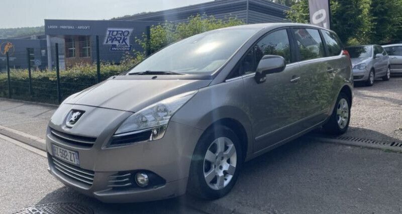 Utilisé 2012 Peugeot 5008 Monospace | 4 990 € - Image 1/4