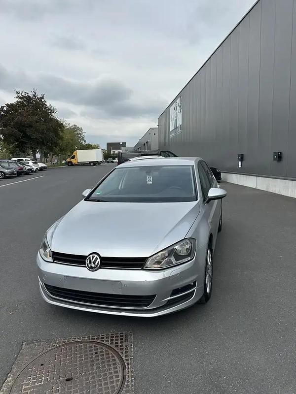 Occasion 2014 VW Golf Trendline Berline | 8 990 € (Prix juste) - Image 1/4