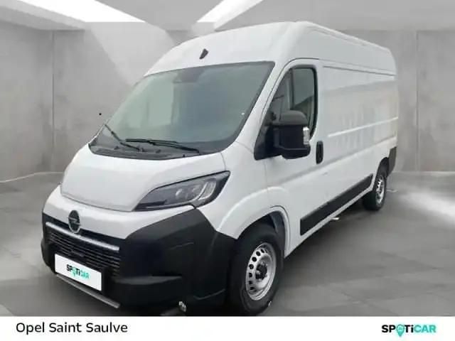 Blanc Nouvelle 2025 Opel Movano S Van | 39 990 € - Image 1/4