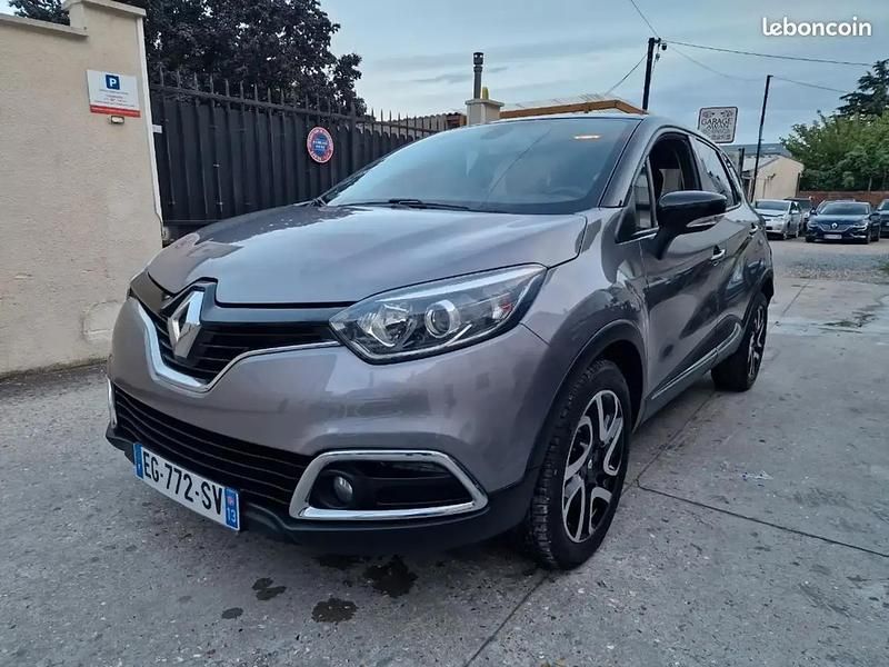 Gris Utilisé 2016 Renault Captur Intens SUV | 9 950 € (Prix juste) - Image 1/4