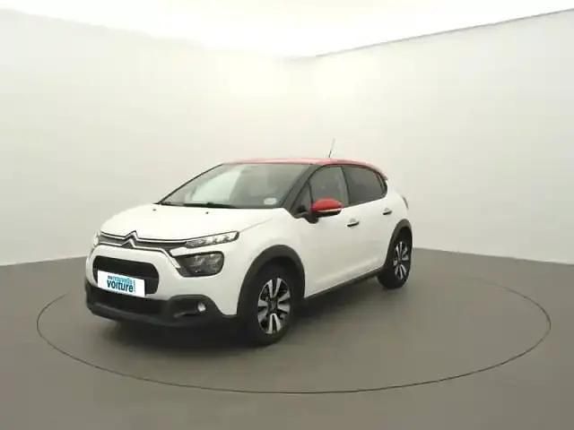 Blanc / pav rouge Occasion 2022 Citroën C3 PureTech Berline | 14 790 € (Prix juste) - Image 1/4