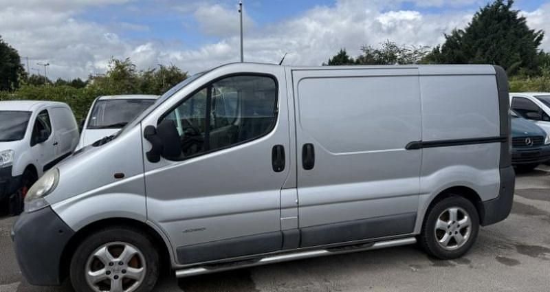 Gris Utilisé 2007 Nissan Primastar Monospace | 7 990 € - Image 1/4
