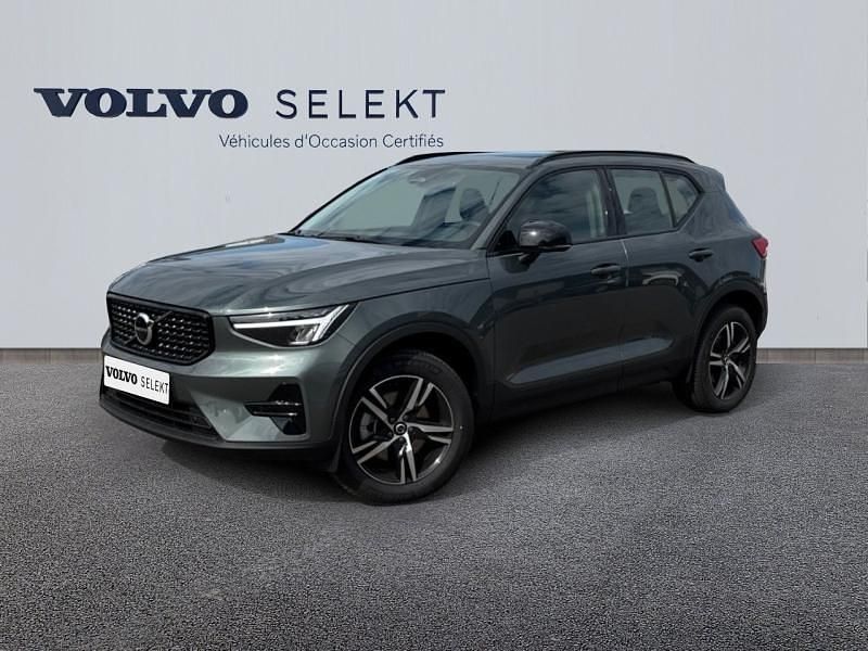 Vert sequoia métallisé Occasion 2025 Volvo XC40 SUV | 40 999 € (Prix juste) - Image 1/4
