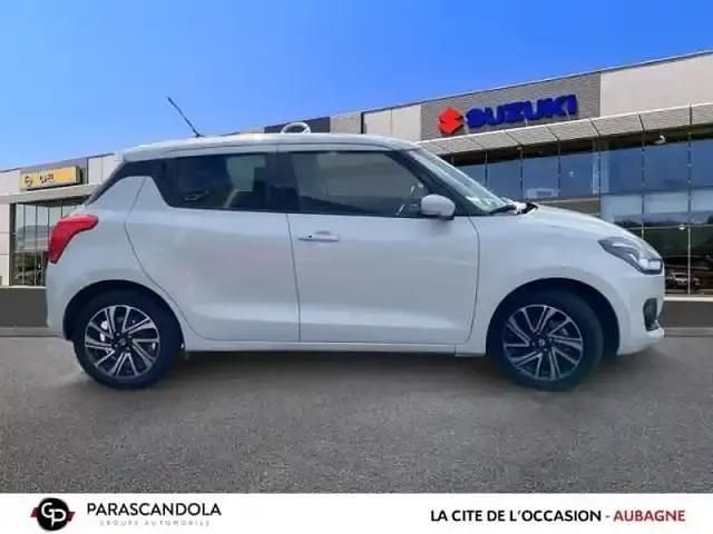 Occasion Suzuki Swift 2023 Pure white pearl métallisé Berline