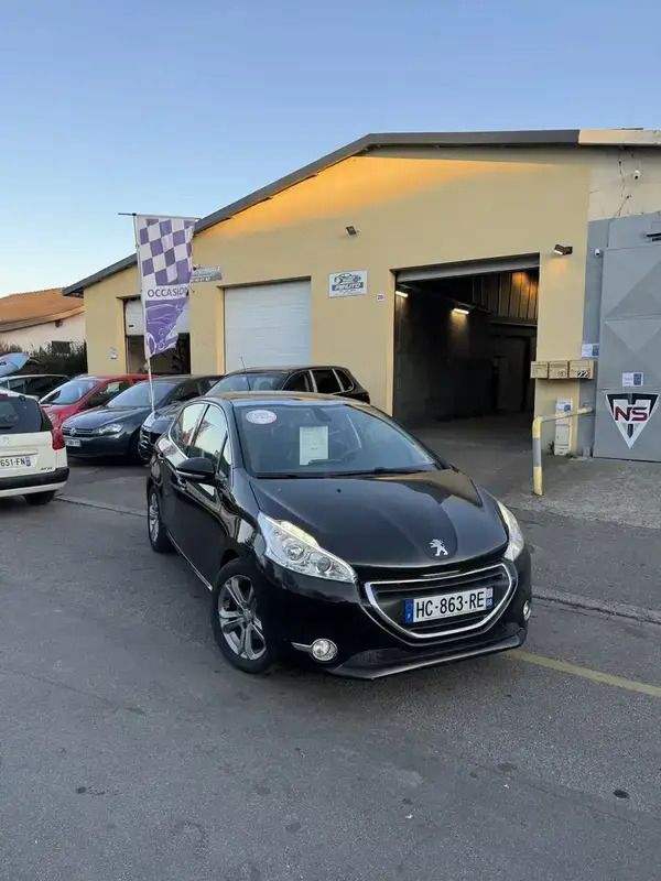 Utilisé 2015 Peugeot 208 Citadine | 7 490 € (Prix assez cher) - Image 1/4