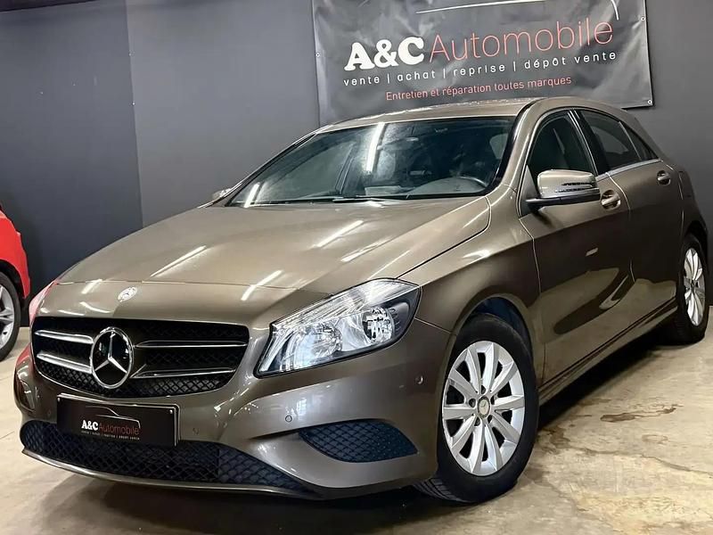 Brun Utilisé 2013 Mercedes A180 Berline | 10 900 € (Super prix) - Image 1/4