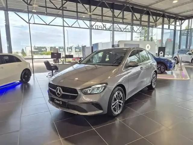 Mountaingrau met. Nouvelle 2025 Mercedes B250 Monospace | 39 990 € - Image 1/4