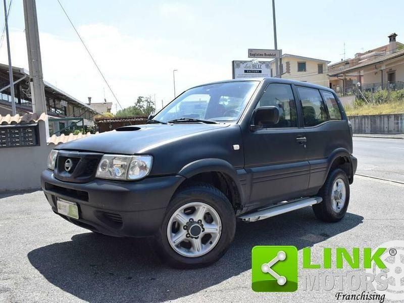 Noir Utilisé 2000 Nissan Terrano SUV | 6 500 € - Image 1/4