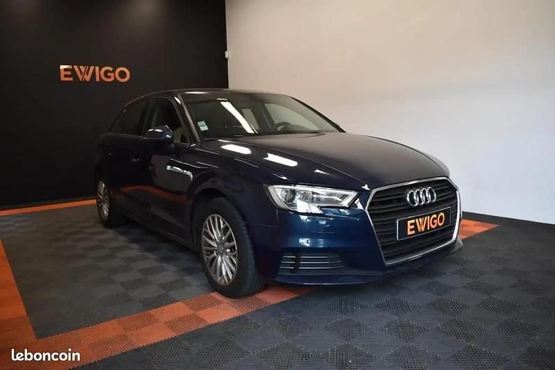 Bleu Utilisé 2016 Audi A3 Business Berline | 13 990 € (Prix juste) - Image 1/4