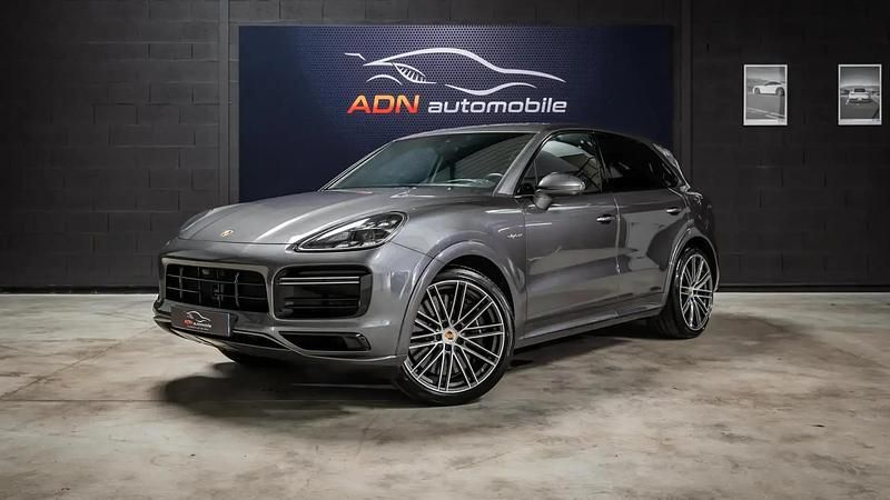 Gris Utilisé 2023 Porsche Cayenne Turbo S SUV | 145 900 € - Image 1/4