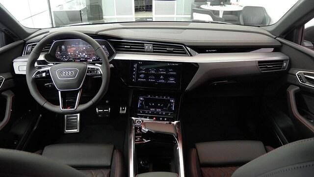 Occasion Audi Q8 Sportback e-tron S-Line 300 kW (408 ch) 2024 Gris daytona nacré SUV