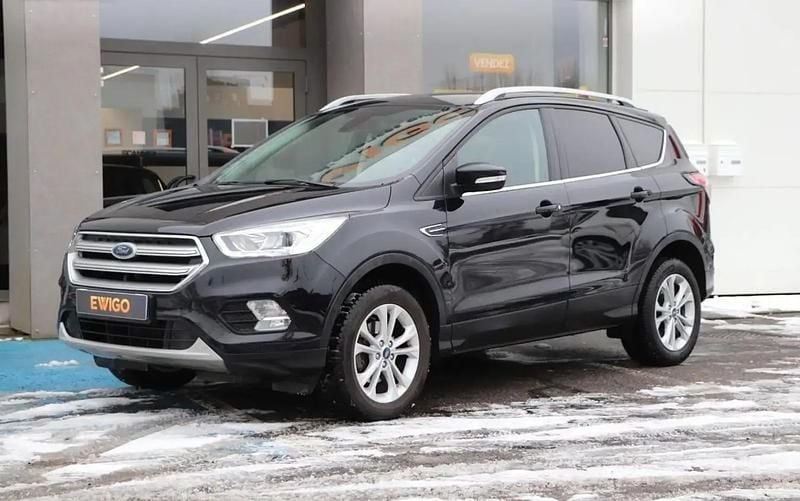 Noir Occasion 2017 Ford Kuga Titanium SUV | 12 490 € (Bon prix) - Image 1/4