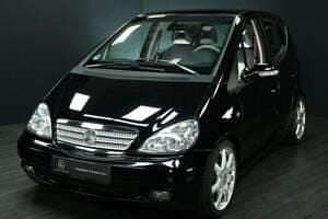 Noir Occasion 1970 Mercedes A210 Berline | 13 950 € - Image 1/4