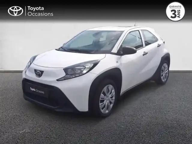 Blanc Utilisé 2023 Toyota Aygo X Business Edition SUV | 14 490 € - Image 1/4