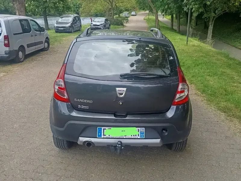Image 2/4