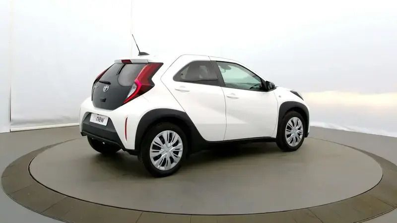 Image 2/4