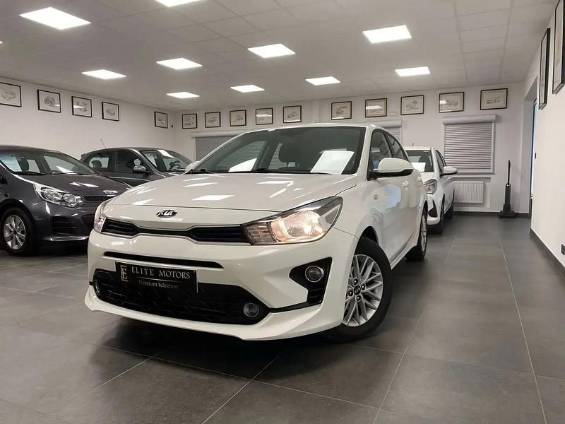 Blanc Utilisé 2020 Kia Niro SUV | 13 990 € - Image 1/4