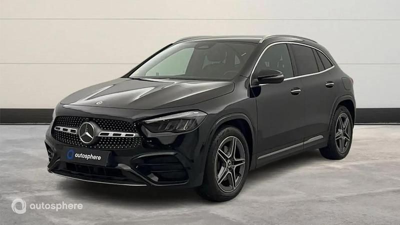 Noir Utilisé 2024 Mercedes GLA200 AMG line SUV | 46 980 € (Prix cher) - Image 1/4