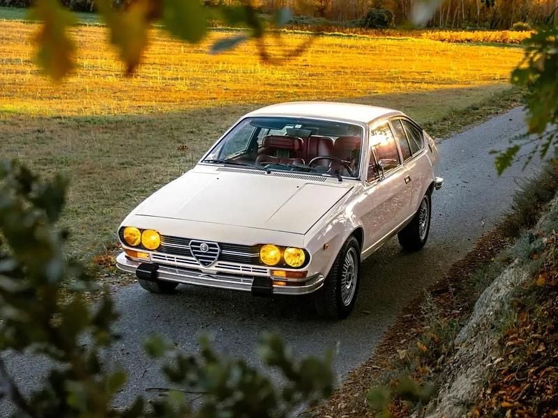 Blanc Occasion 1978 Alfa Romeo Alfetta GT/GTV Coupé | 35 000 € - Image 1/4