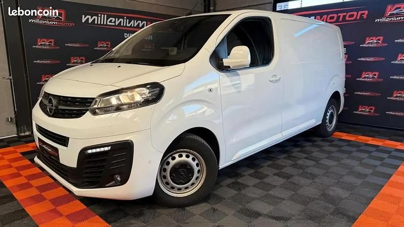 Blanc Utilisé 2022 Opel Vivaro Essentia Van | 14 990 € (Prix juste) - Image 1/4