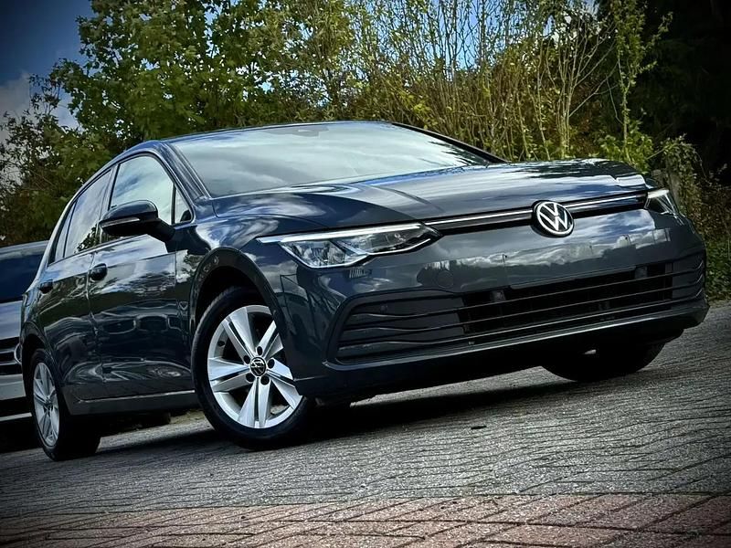 Gris Utilisé 2020 VW Golf VII Life Berline | 20 650 € (Prix juste) - Image 1/4