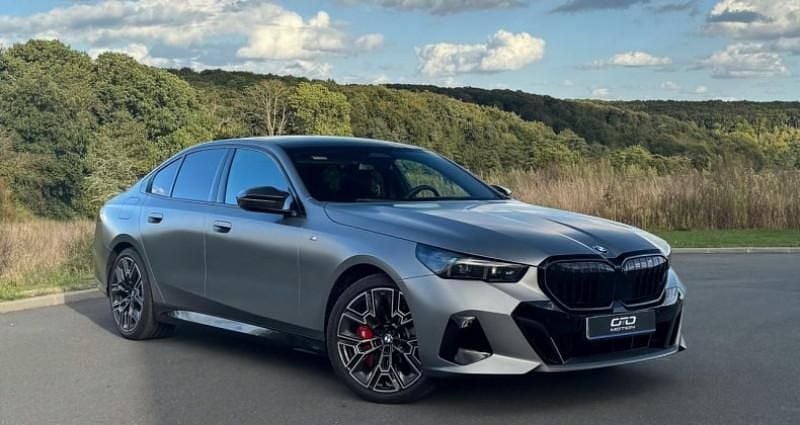 Gris Utilisé 2025 BMW 540 M Sport Berline | 94 990 € - Image 1/4